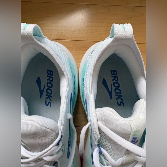 NEW Brooks Women’s Glycerin GTS 22 Running Shoes - Picture 9 of 13